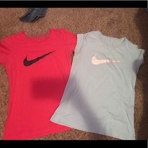 Set of 2 Nike shirts